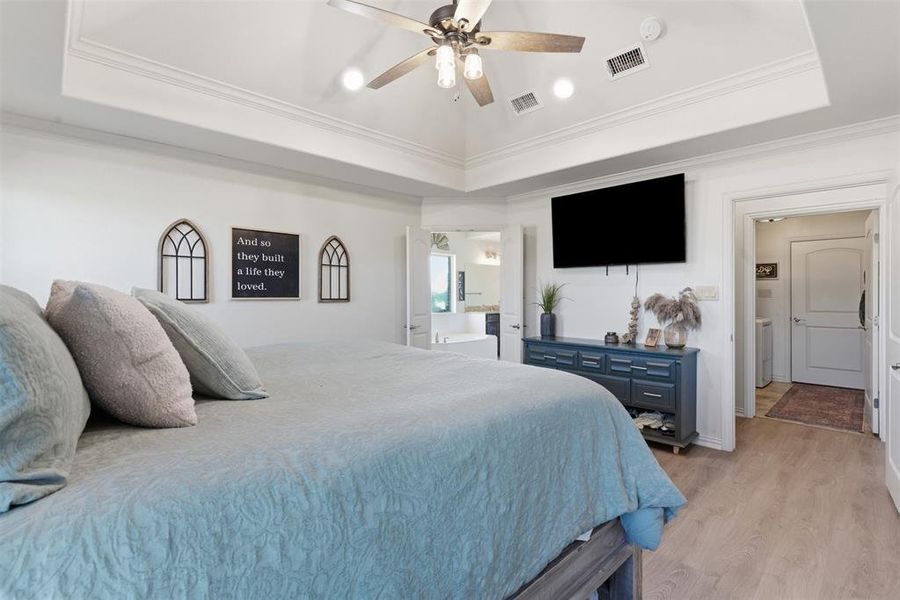 Furnished interior view inside a new home in , Grandview (Image 8).