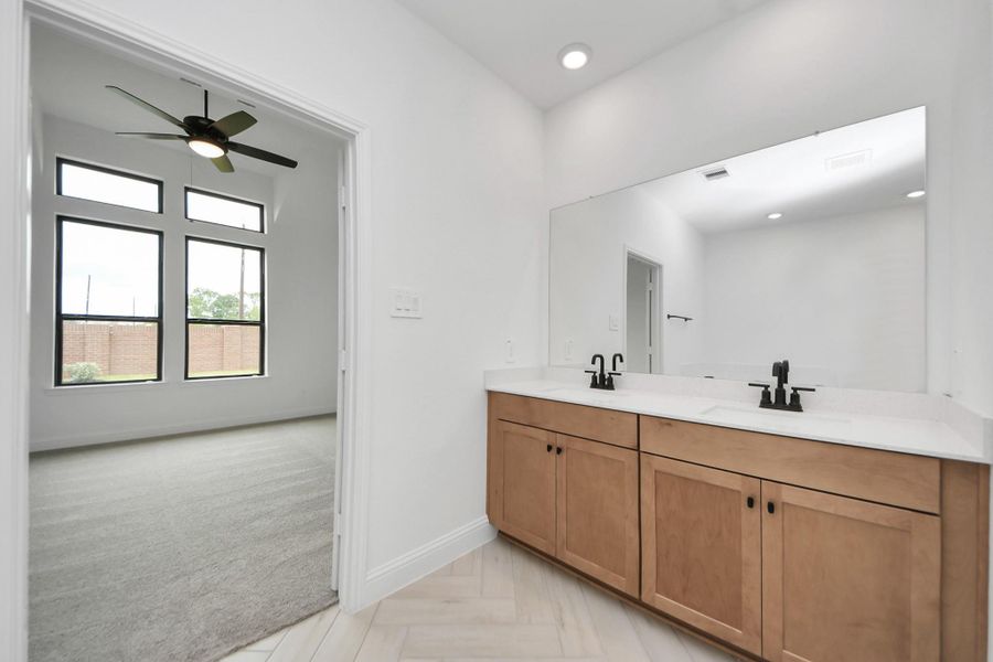 Furnished interior view inside a new home in , Missouri City (Image 13).