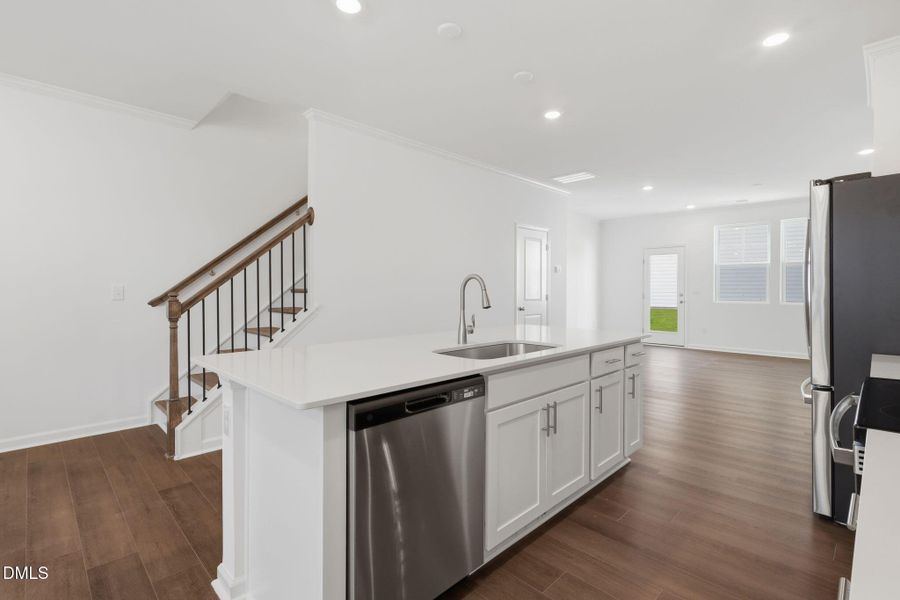 SUN_ElmGrove_Pic_Jackson_QMI_24_Kitchen_