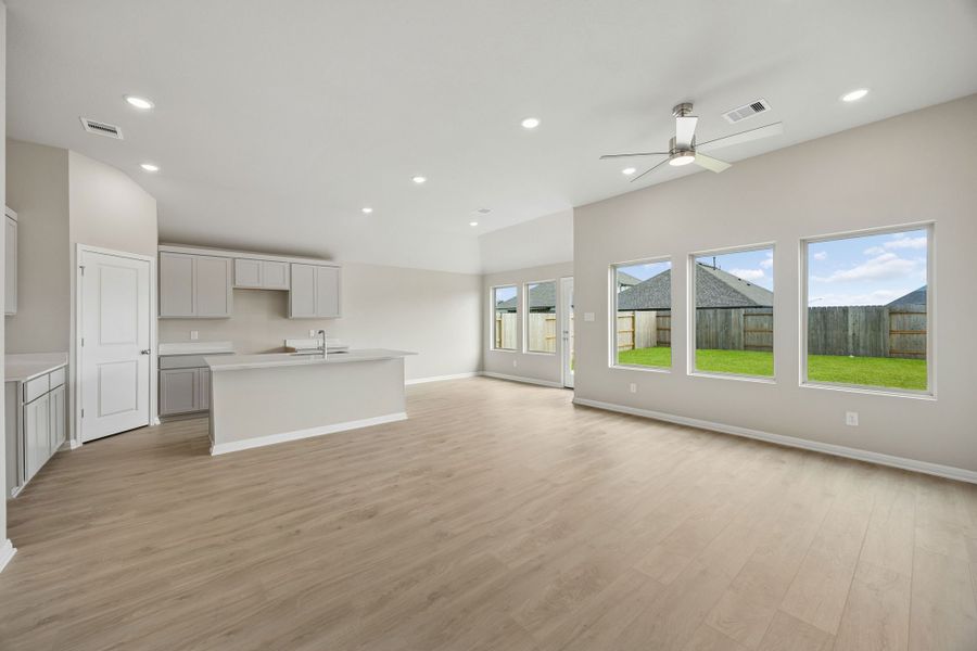 Spacious, unfurnished interior of a new home in Riviera Pines, Huffman (Image 12).