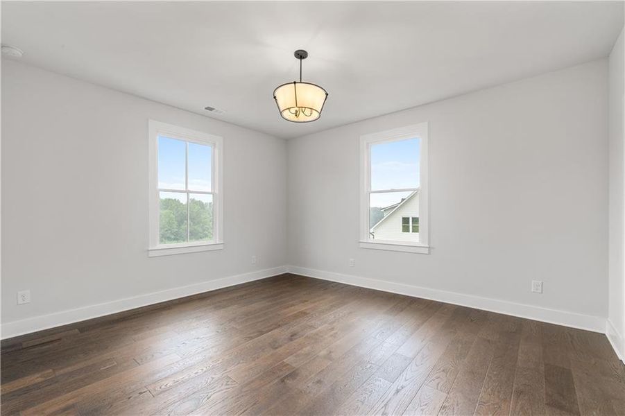 Spacious, unfurnished interior of a new home in Crossroads, Alpharetta (Image 44).