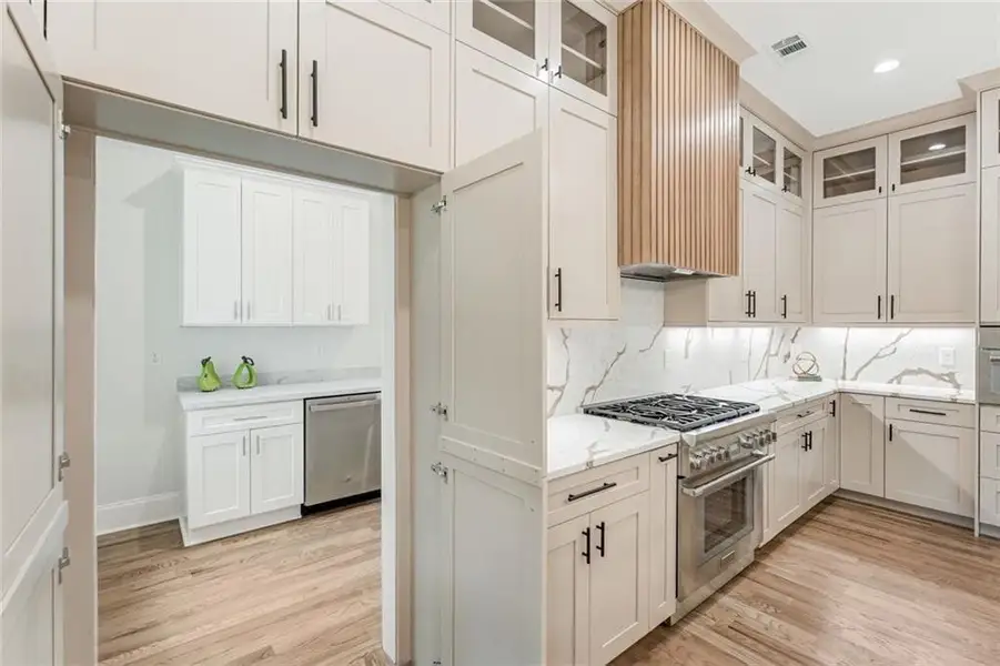 Furnished interior view inside a new home in , Buford (Image 10).