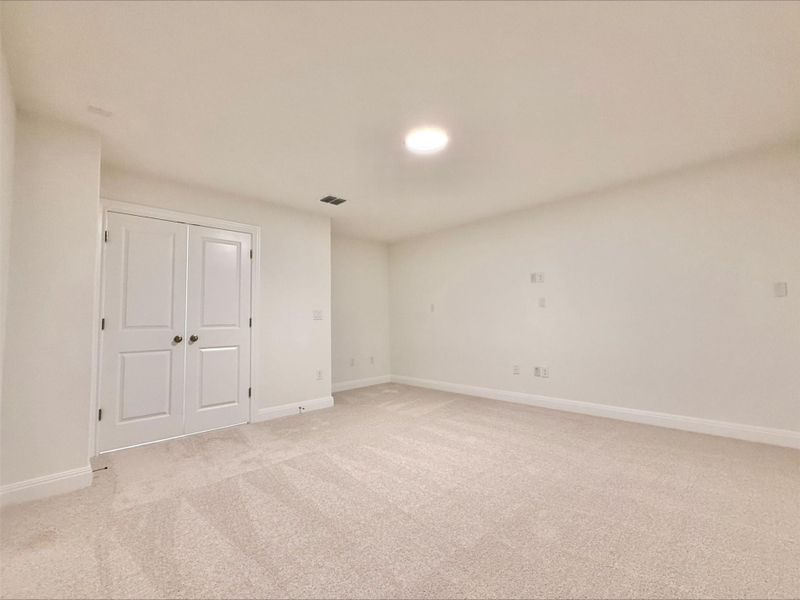 Spacious, unfurnished interior of a new home in Porter Country, Buda (Image 12). Spacious, unfurnished interior of a new home in Porter Country, Buda (Image 12).