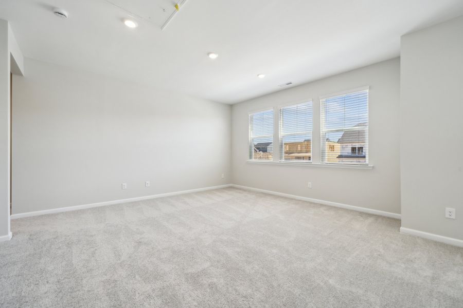 Spacious, unfurnished interior of a new home in The Coves on Lake Wylie, Charlotte (Image 16). Spacious, unfurnished interior of a new home in The Coves on Lake Wylie, Charlotte (Image 16).