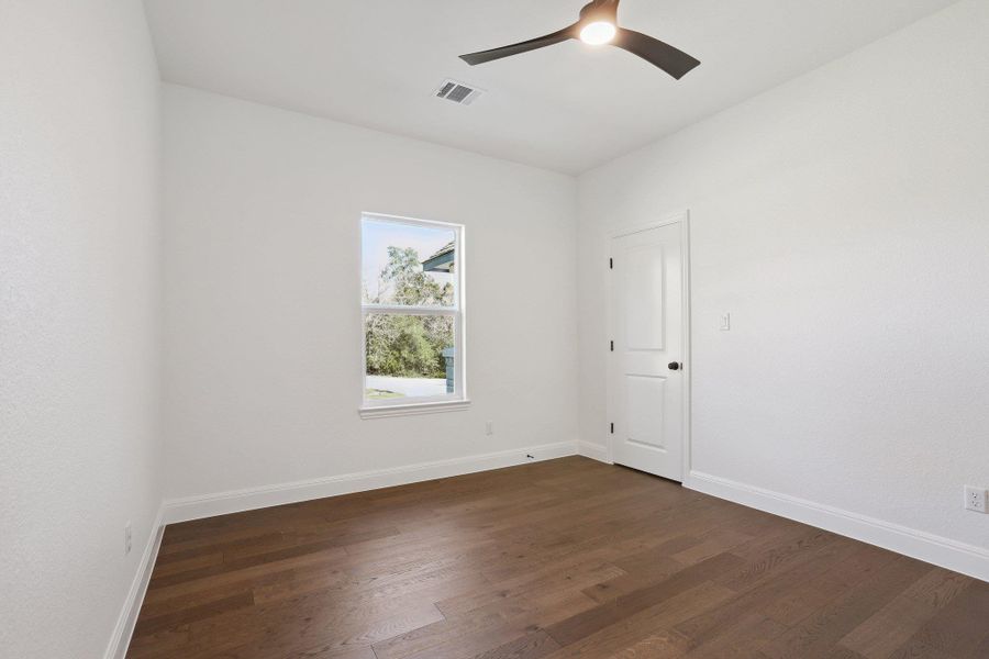 Spacious, unfurnished interior of a new home in , Elgin (Image 34).