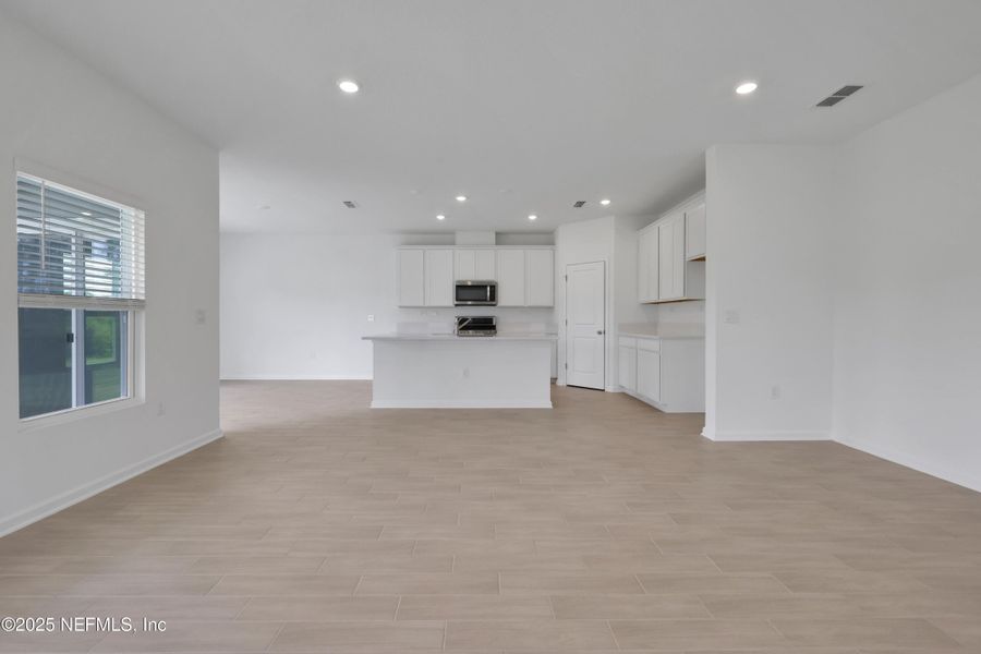 Spacious, unfurnished interior of a new home in Cordova Palms, St. Augustine (Image 27).