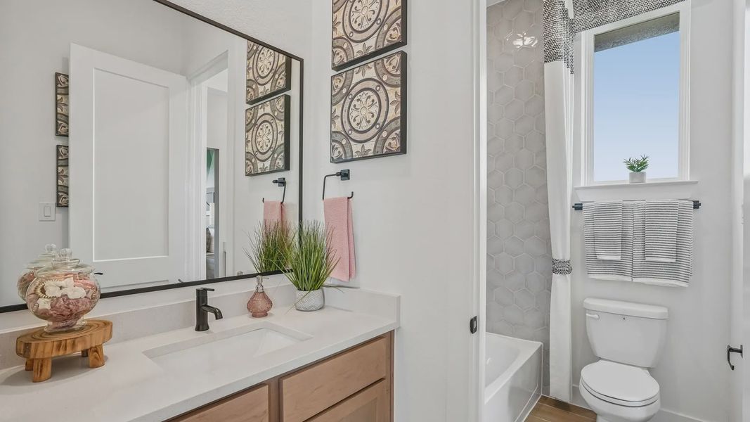 Representative furnished interior of a home built from the Sydney by Chesmar Homes in Westland Ranch, League City (Image 37).