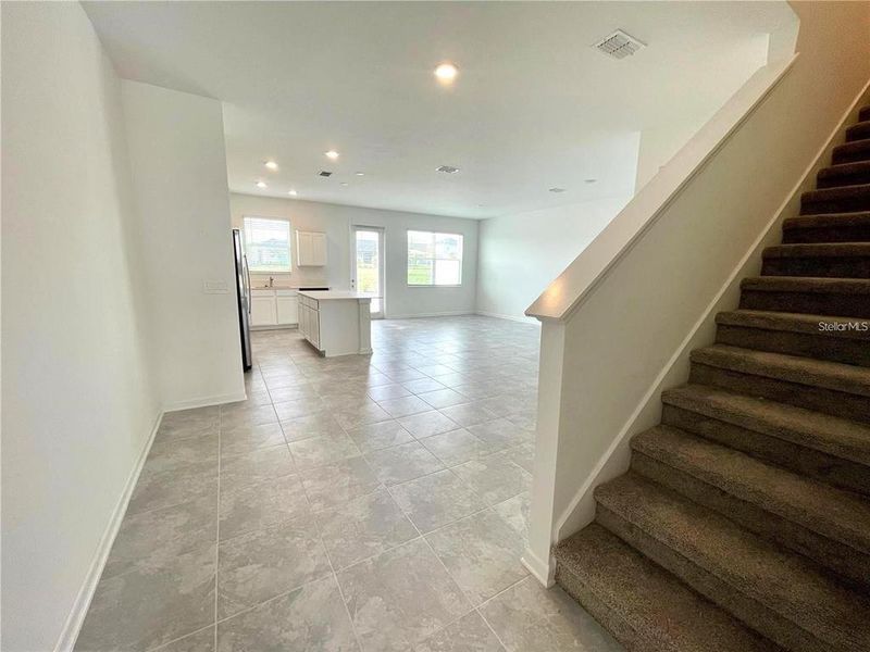 Spacious, unfurnished interior of a new home in , Davenport (Image 19).