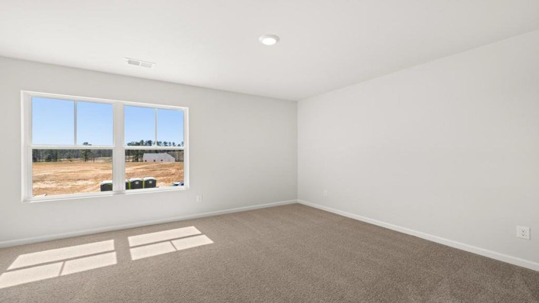 Spacious, unfurnished interior of a new home in Thompson Ridge, Dallas (Image 20).