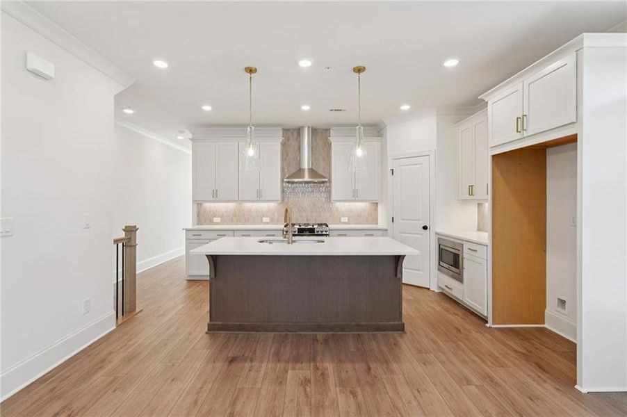 Furnished interior view inside a new home in IveyBrooke, Alpharetta (Image 31).