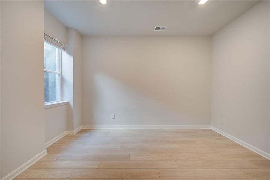 Spacious, unfurnished interior of a new home in Daybreak, Newnan (Image 10).