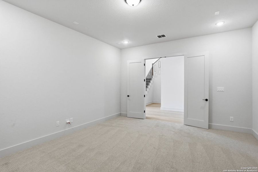 Spacious, unfurnished interior of a new home in Kinder Ranch 70's, San Antonio (Image 49). Spacious, unfurnished interior of a new home in Kinder Ranch 70's, San Antonio (Image 49).