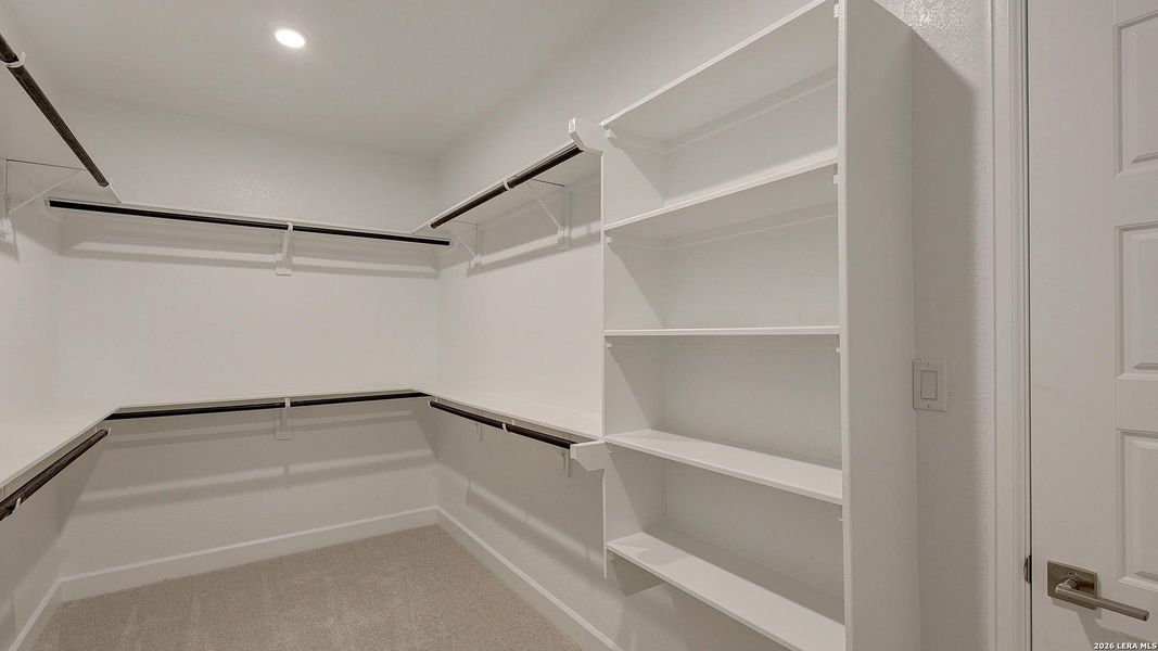 Spacious, unfurnished interior of a new home in Esperanza, Boerne (Image 18).