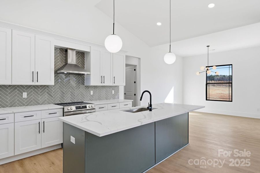 Kitchen/Dining Room Kitchen/Dining Room