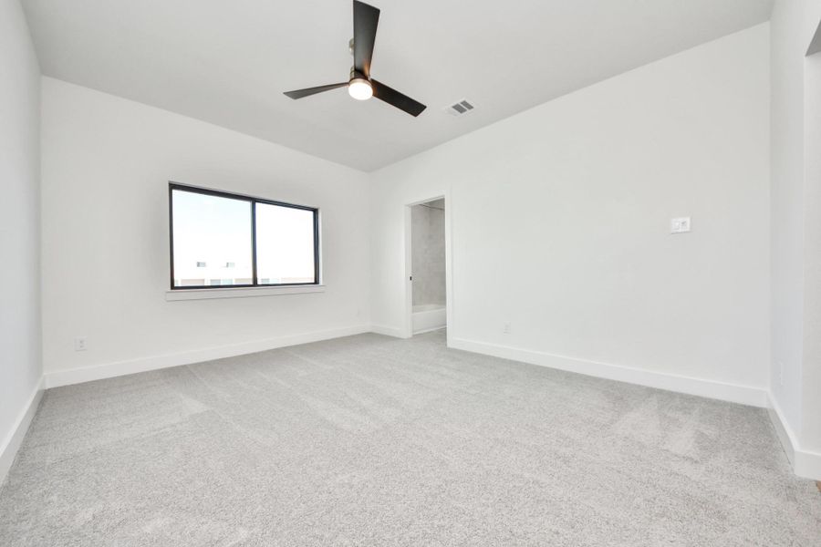 Spacious, unfurnished interior of a new home in Caywood Place, Houston (Image 34).