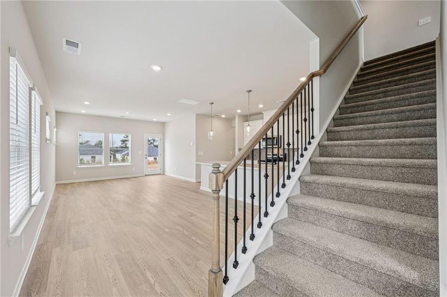 Spacious, unfurnished interior of a new home in Hawthorne Station, College Park (Image 30).