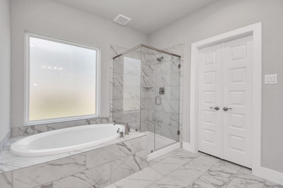 Sample photo of completed home with similar floor plan. Actual colors and selections may vary. Sample photo of completed home with similar floor plan. Actual colors and selections may vary.