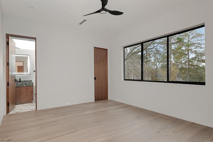 Secondary Bedroom with Private Bathrooom