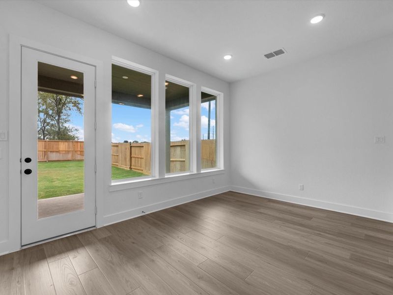 Spacious, unfurnished interior of a new home in Pecan Ridge, Fulshear (Image 15).