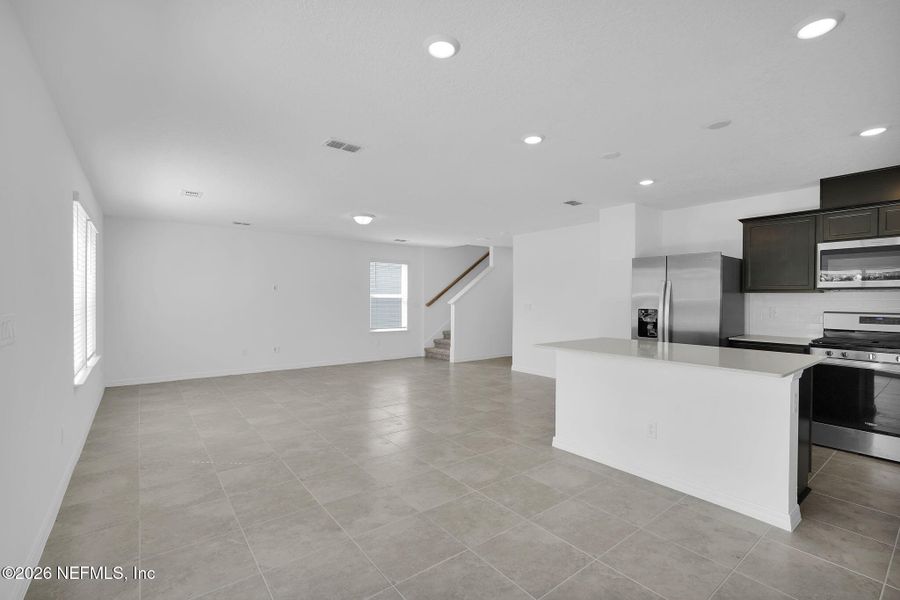 Spacious, unfurnished interior of a new home in Wells Landing, Jacksonville (Image 22).
