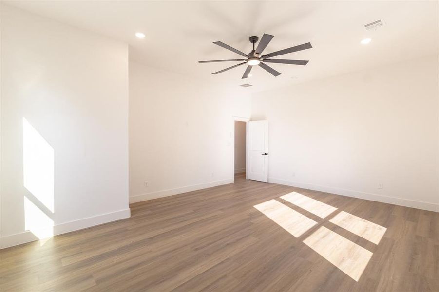 Spacious, unfurnished interior of a new home in , Fort Worth (Image 22).
