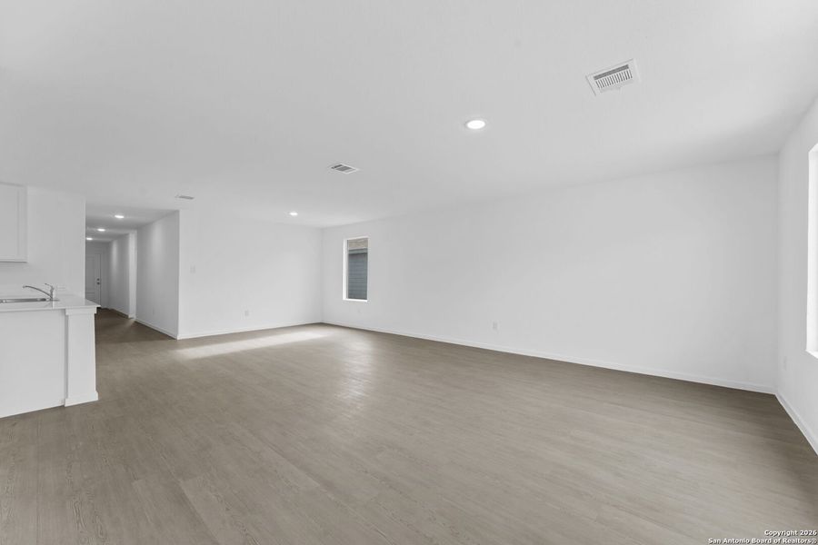 Spacious, unfurnished interior of a new home in Voss Farms: Watermill Collection, New Braunfels (Image 11).