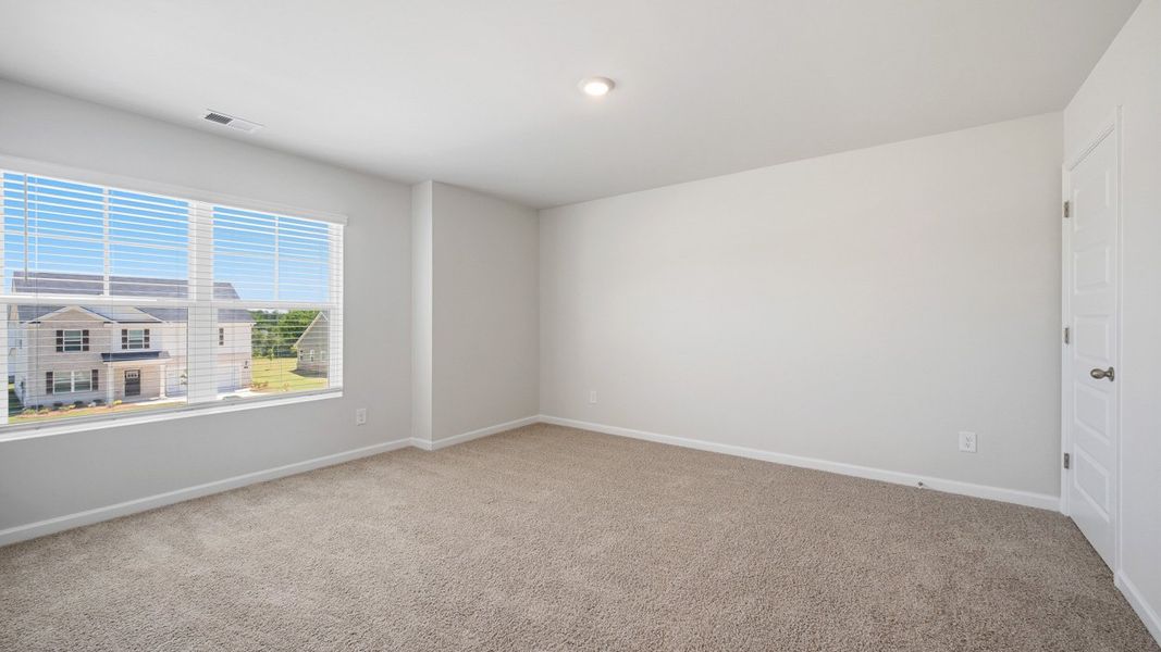 Spacious, unfurnished interior of a new home in Kingston Ranch at Lake Oconee, Buckhead (Image 24).