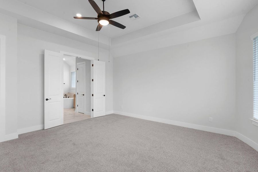 Spacious, unfurnished interior of a new home in Broken Oak, Georgetown (Image 37).