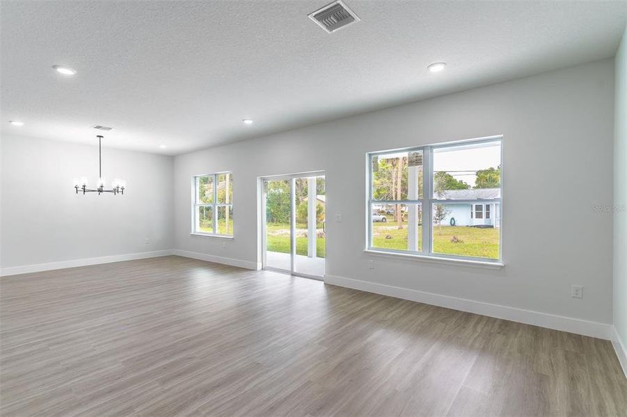 Spacious, unfurnished interior of a new home in , Palm Bay (Image 18).