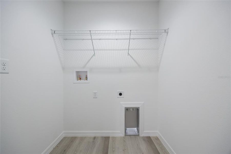 Spacious, unfurnished interior of a new home in , Williston (Image 31).