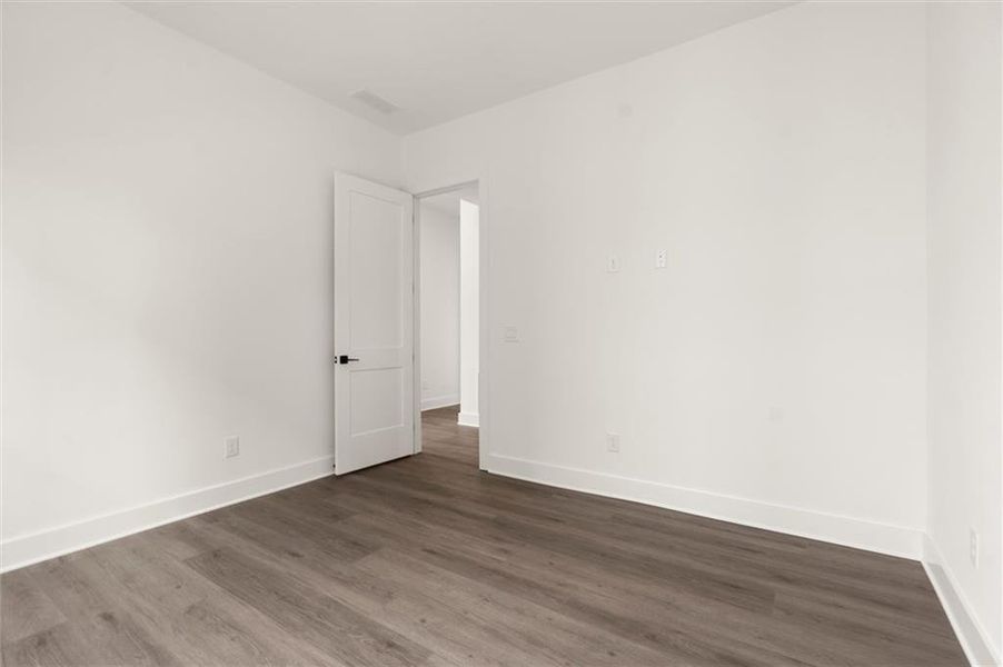 Spacious, unfurnished interior of a new home in , Alpharetta (Image 45).