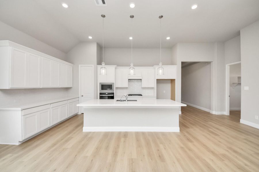 Spacious, unfurnished interior of a new home in Bridgeland: Heritage Collection, Cypress (Image 30). Spacious, unfurnished interior of a new home in Bridgeland: Heritage Collection, Cypress (Image 30).