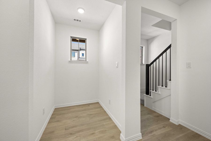 Representative unfurnished interior of a home built from the Darmouth by Ashton Woods in Parkside, Mansfield (Image 15).