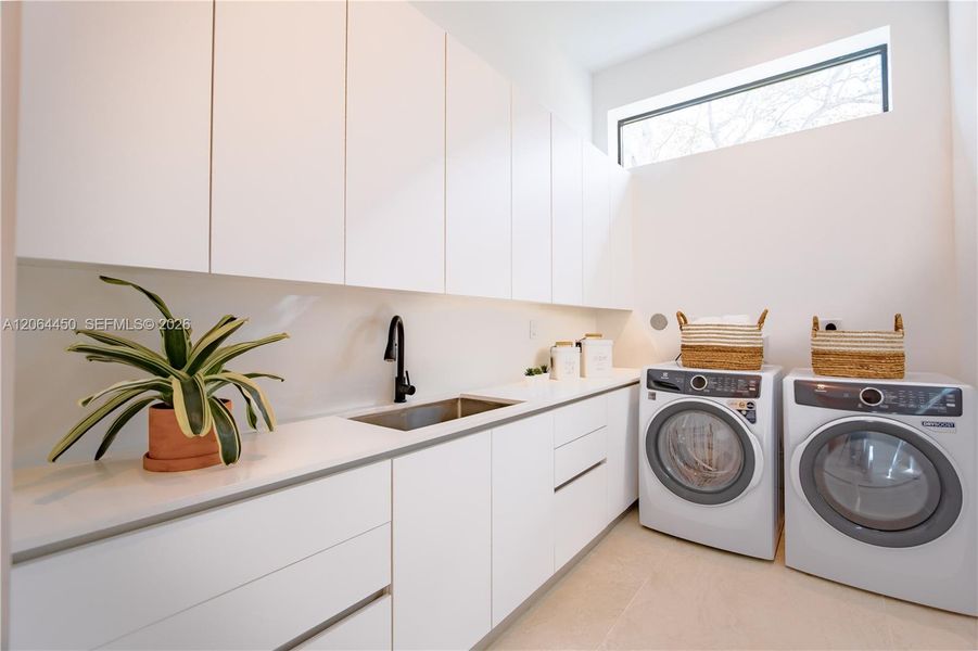 Laundry room with built-in storage