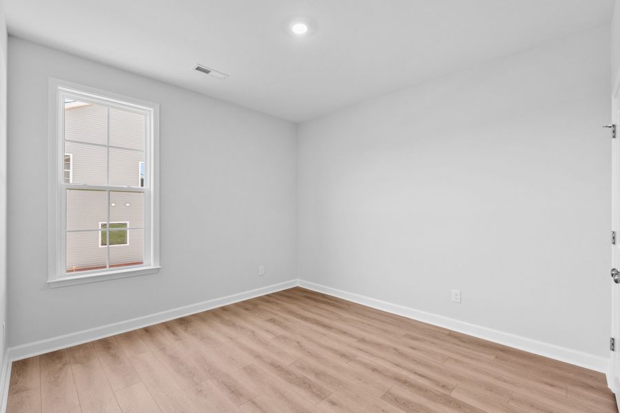 Spacious, unfurnished interior of a new home in Hanes Lake, Winston-Salem (Image 29).