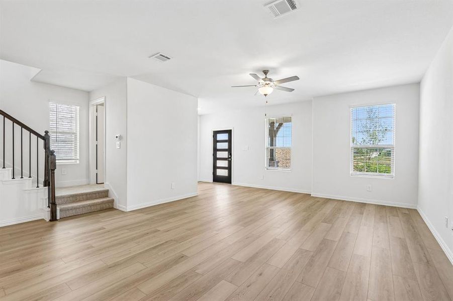 Spacious, unfurnished interior of a new home in Oak Ridge Park, Corinth (Image 36).