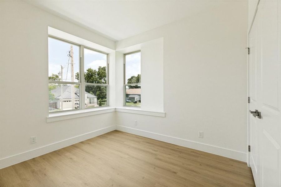 Spacious, unfurnished interior of a new home in , Dallas (Image 19).