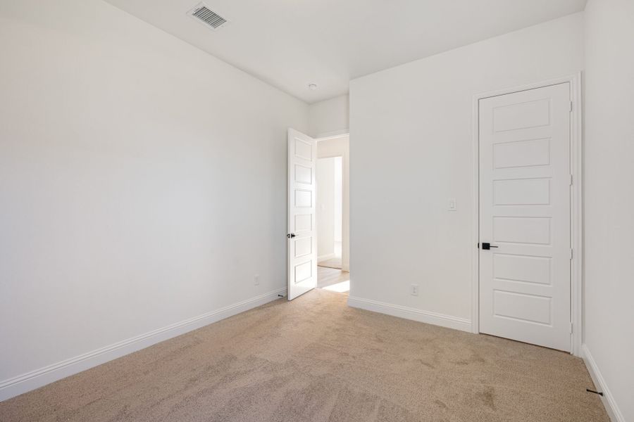 Spacious, unfurnished interior of a new home in Milrany Ranch, Melissa (Image 27).