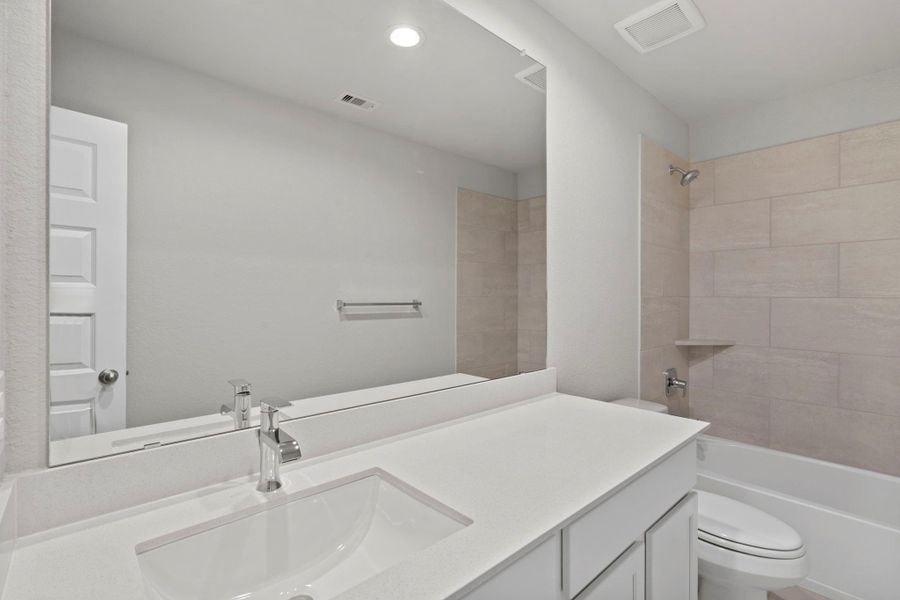 Furnished interior view inside a new home in Briarwood Crossing, Rosenberg (Image 8).