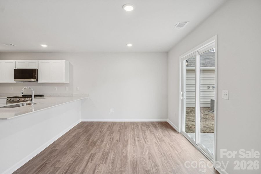 Spacious, unfurnished interior of a new home in Frey Creek, Spartanburg (Image 23).