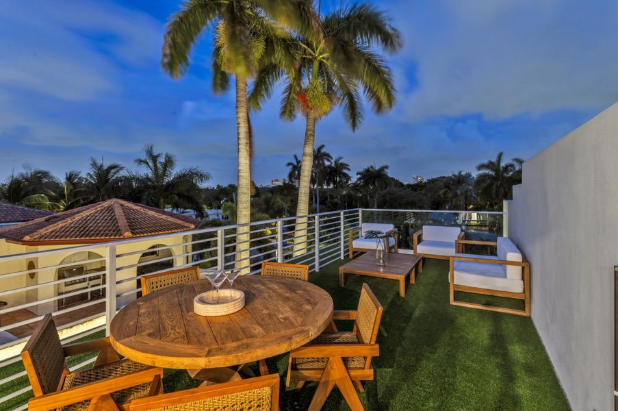 mls_ROOFTOP_SEATING_EB