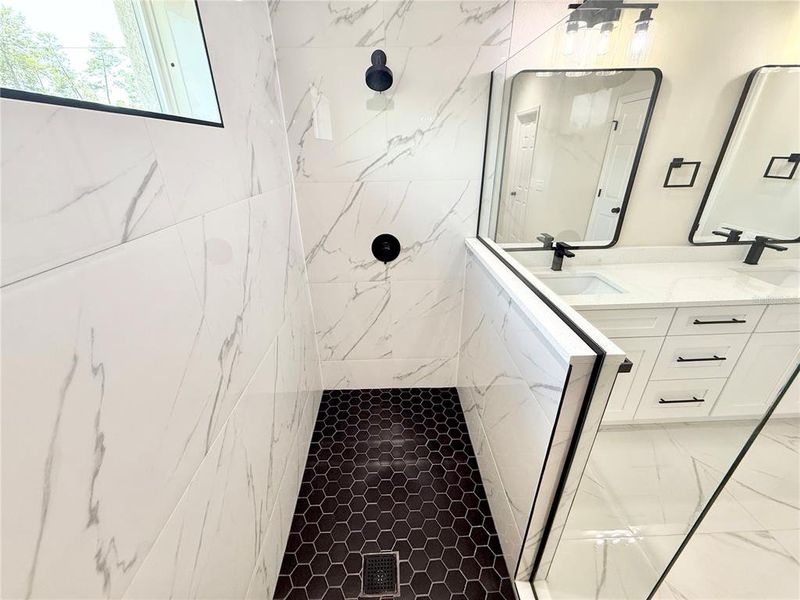 Close-up of interior finishes inside a home in , Ocala (Image 15). Close-up of interior finishes inside a home in , Ocala (Image 15).