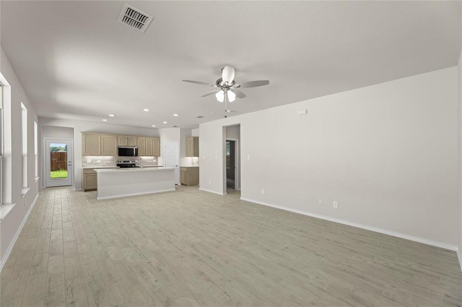 10. 1641 Meadow Crest - Family (3)