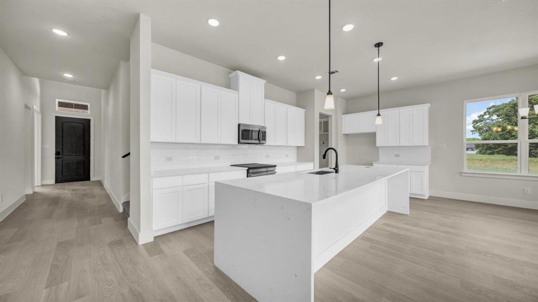 Furnished interior view inside a new home in Freeman Ranch, Weatherford (Image 6).