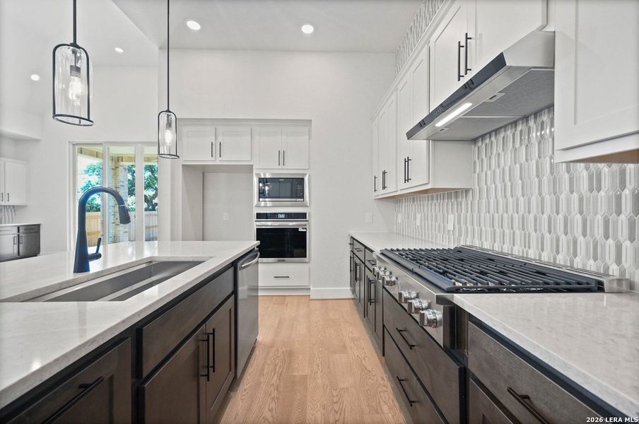 Furnished interior view inside a new home in Meyer Ranch, New Braunfels (Image 10).