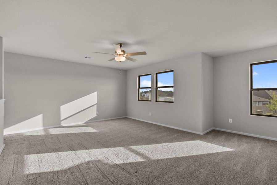 Spacious, unfurnished interior of a new home in Laurel Landing, Alvin (Image 29).