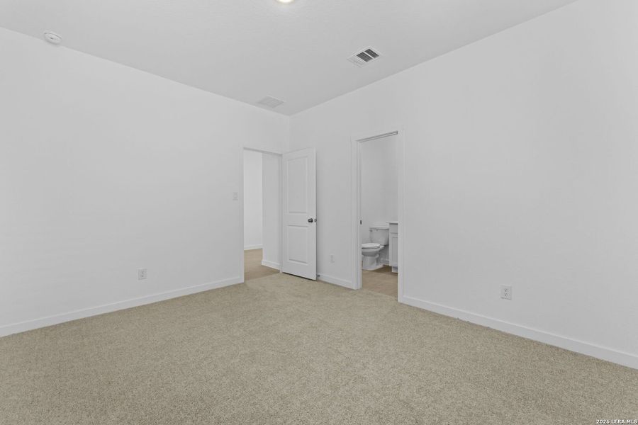 Spacious, unfurnished interior of a new home in Waterwheel, San Antonio (Image 28).