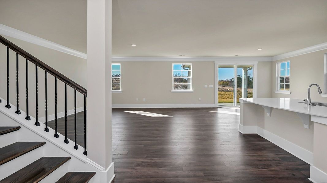 Spacious, unfurnished interior of a new home in Shell Pointe, Gilbert (Image 30).