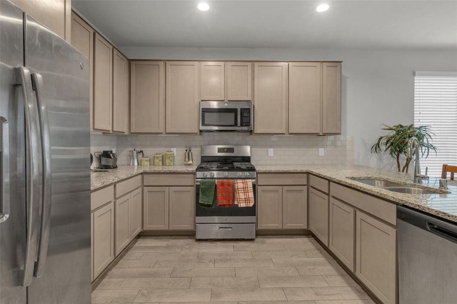 Furnished interior view inside a new home in Fairpark Village, Rosenberg (Image 29).