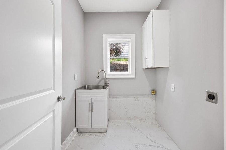 Furnished interior view inside a new home in , Acworth (Image 11).